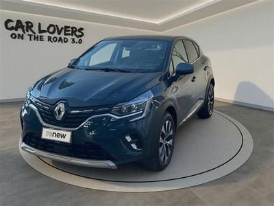 Usata Renault Captur Techno 101 CV (74 kW) 2023 Blu scuro SUV