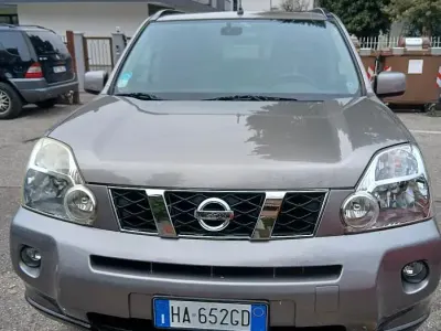 Usata Nissan X-Trail 150 CV (110 kW) 2009 Grigio SUV
