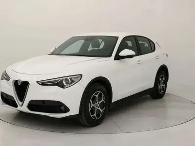 Usata Alfa Romeo Stelvio Business 190 CV (139 kW) 2022 Bianco SUV