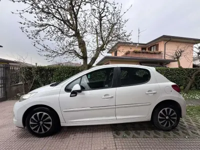 Usata Peugeot 207 73 CV (53 kW) 2013 Berlina