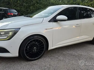 Usata Renault Mégane Bose Edition 131 CV (96 kW) 2016 Bianco Berlina