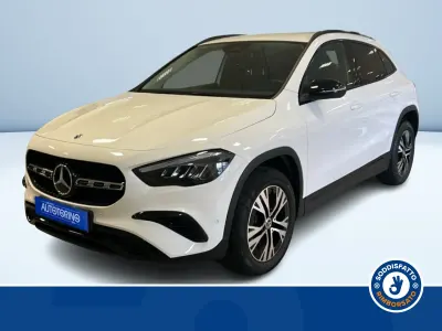 Usata Mercedes GLA180 Advanced 116 CV (85 kW) 2024 Bianco pastello SUV
