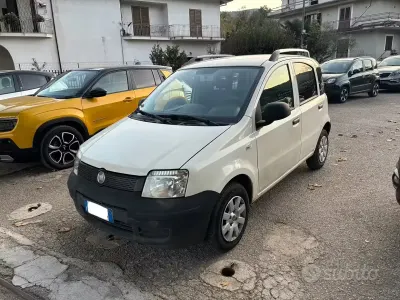 Usata Fiat Panda Active 75 CV (55 kW) 2012 Bianco Utilitaria
