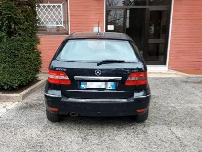 Usata Mercedes 200 140 CV (102 kW) 2008 Nero Monovolume