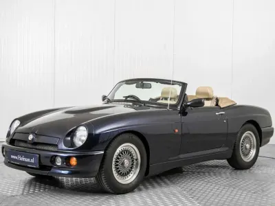 Usata MG RV8 192 CV (141 kW) 1993 Blu Cabrio