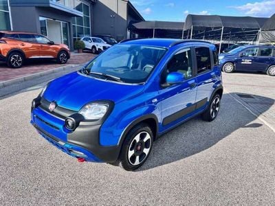 Usado Fiat Panda Cross Cross 69 CV (50 kW) 2024 Azul Utilitario