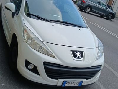 Usata Peugeot 207 73 CV (53 kW) 2012 Bianco Utilitaria