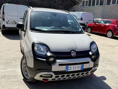 Usata Fiat Panda Cross Cross 86 CV (63 kW) 2024 Beige Utilitaria