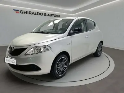 Usata Lancia Ypsilon Gold 69 CV (50 kW) 2018 Grigio Utilitaria