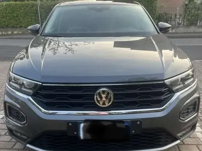 Usata VW T-Roc Advance 116 CV (85 kW) 2019 Grigio SUV