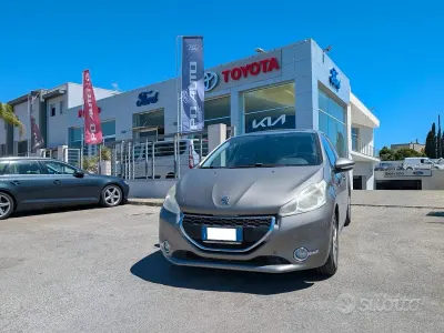 Usata Peugeot 208 Active 91 CV (66 kW) 2015 Grigio Utilitaria