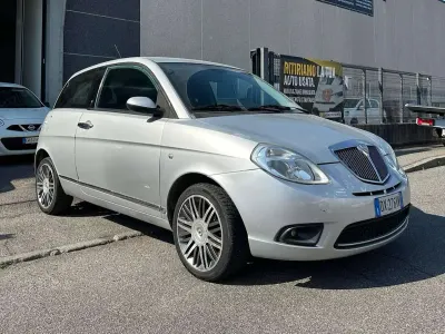 Usata Lancia Ypsilon 60 CV (44 kW) 2009 Grigio Utilitaria