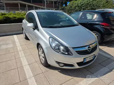 Usata Opel Corsa Edition 85 CV (62 kW) 2010 Grigio Utilitaria