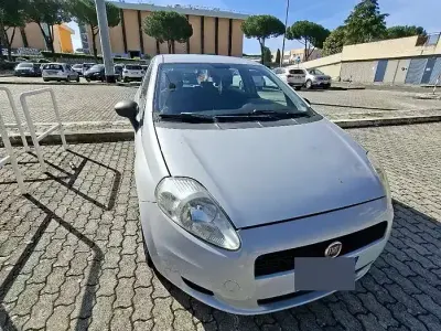 Usata Fiat Grande Punto 69 CV (50 kW) 2013 Bianco Utilitaria
