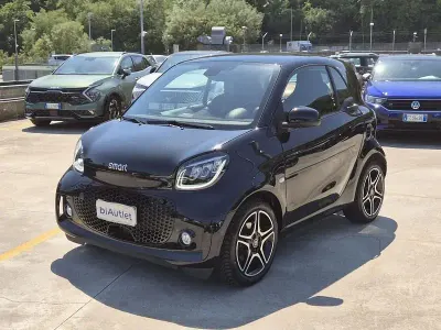Usata Smart ForTwo Coupé Pulse 60 kW (82 CV) 2023 Nero Utilitaria