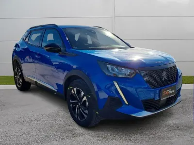 Usata Peugeot 2008 Allure 100 CV (73 kW) 2023 Blu SUV
