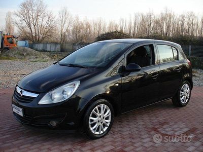 Usata Opel Corsa 80 CV (58 kW) 2010 Nero Berlina