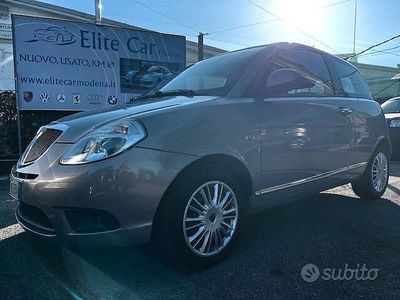 Gebraucht Lancia Ypsilon 75 PS (55 kW) 2010 Grau Kleinwagen