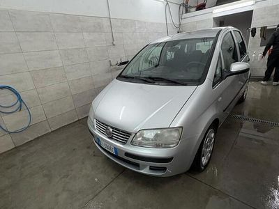 Usata Fiat Idea 95 CV (69 kW) 2011 Grigio Monovolume