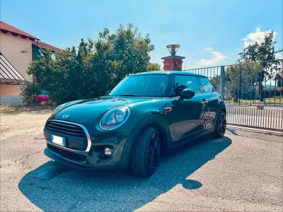 Usata Mini ONE 75 CV (55 kW) 2018 Verde Utilitaria