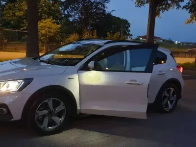Usata Ford Focus Active 125 CV (91 kW) 2019 Bianco Berlina