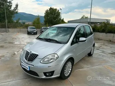 Usata Lancia Musa 95 CV (69 kW) 2011 Grigio Monovolume