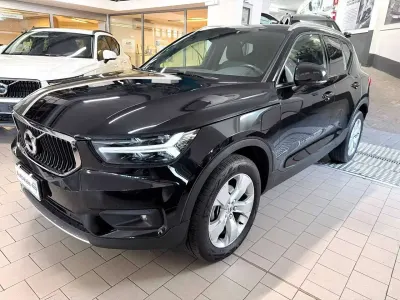 Usata Volvo XC40 Momentum 129 CV (94 kW) 2021 Nero SUV