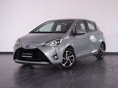 Usata Toyota Yaris Lounge 111 CV (81 kW) 2019 Grigio Berlina