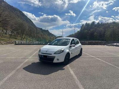 Usata Renault Clio III Dynamique 86 CV (63 kW) 2010 Bianco Berlina