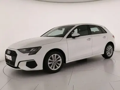 Usata Audi A3 Business 110 CV (80 kW) 2022 T9 bianco ibis Berlina