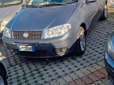 Usata Fiat Punto Emotion 80 CV (58 kW) 2004 Blu Utilitaria