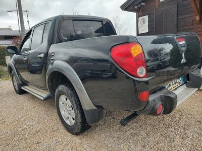 usata Mitsubishi L200 d.cab 2.5 di-d Intense