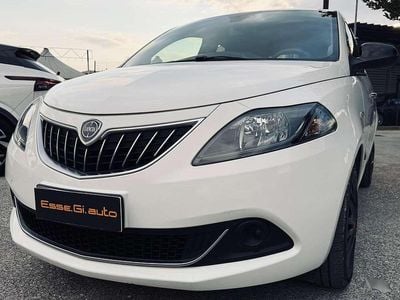 Usata Lancia Ypsilon Silver 69 CV (50 kW) 2022 Bianco Utilitaria