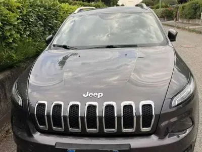 Usata Jeep Cherokee Limited 140 CV (102 kW) 2015 Grigio SUV