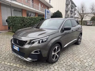 Usata Peugeot 3008 GT-line 131 CV (96 kW) 2019 Grigio SUV