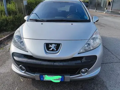 Usata Peugeot 207 90 CV (66 kW) 2008 Grigio Berlina