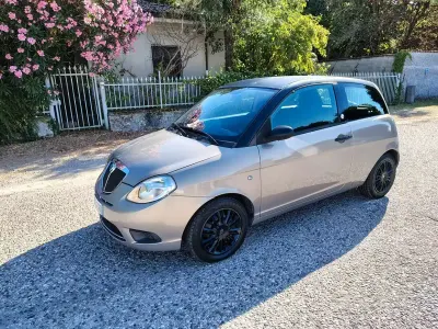 Usata Lancia Ypsilon 77 CV (56 kW) 2009 Beige Utilitaria