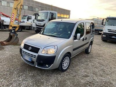 usata Fiat Doblò 5 posti (24)