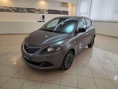 Usata Lancia Ypsilon S 69 CV (50 kW) 2024 Grigio Utilitaria