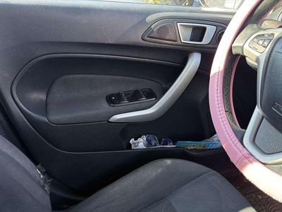 Usata Ford Fiesta 82 CV (60 kW) 2012 Berlina