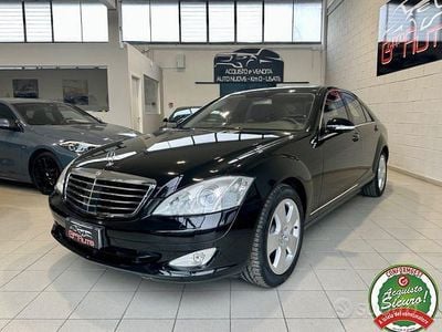 Usata Mercedes S500 386 CV (283 kW) 2005 Nero Berlina