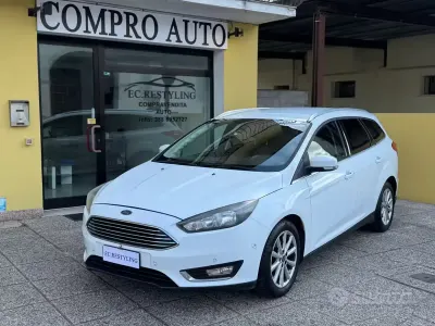 Usata Ford Focus Titanium 120 CV (88 kW) 2015 Bianco Station wagon
