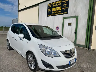 Usata Opel Meriva 95 CV (69 kW) 2010 Bianco Monovolume