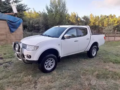 Usata Mitsubishi L200 178 CV (130 kW) 2012 Bianco Pick-up