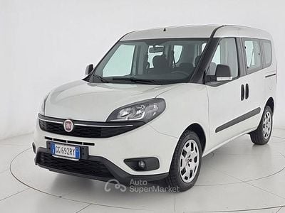 Usata Fiat Doblò Lounge 105 CV (77 kW) 2021 Bianco Monovolume