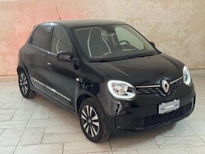 Usata Renault Twingo Urban Night 60 kW (82 CV) 2023 Nero Utilitaria