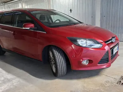 Usata Ford Focus 115 CV (84 kW) 2011 Rosso Station wagon