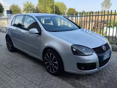 Usata VW Golf IV 105 CV (77 kW) 2005 Grigio Berlina