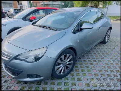 Usata Opel Astra 140 CV (102 kW) 2012 Grigio Coupé
