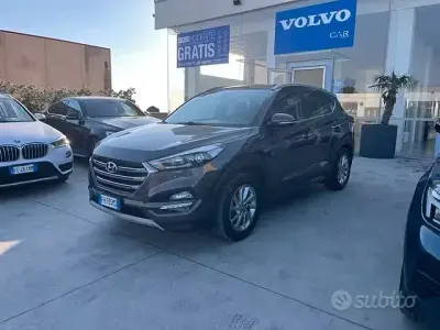 Usata Hyundai Tucson Xpossible 116 CV (85 kW) 2017 Marrone SUV